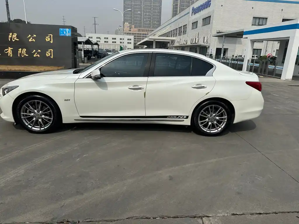 INFINITI  Q50L