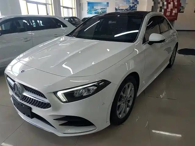MERCEDES BENZ A CLASS 2022
