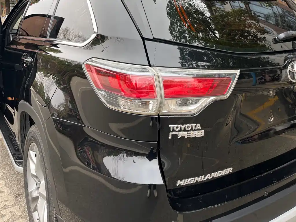 TOYOTA HIGHLANDER