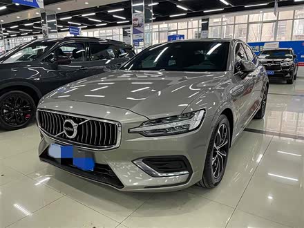 沃尔沃S60 2021款 T4 智逸豪华版