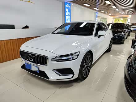 沃尔沃S60 2020款 T4 智远豪华版