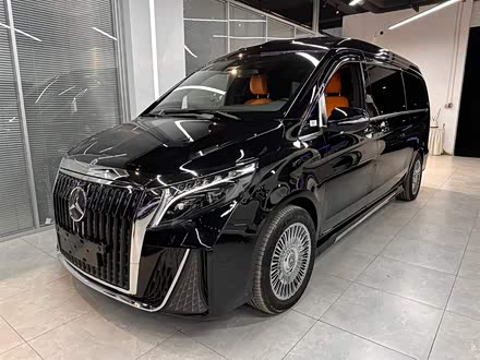 奔驰V级 2022款 V 260 L 长轴距豪华版