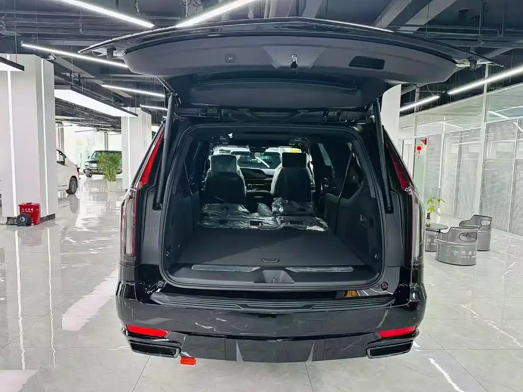 Cadillac Escalade 2024 6.2L AT