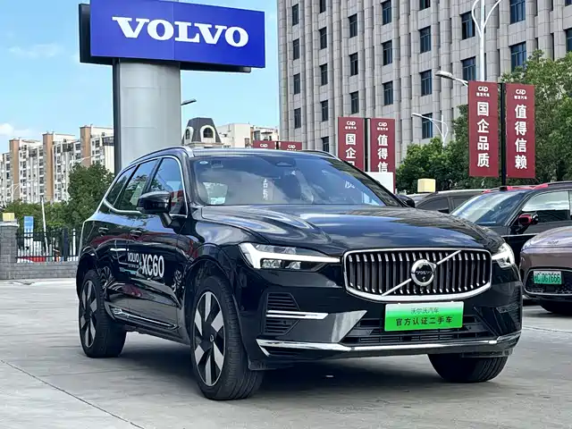 VOLVO  XC60 PLUG IN HYBRID