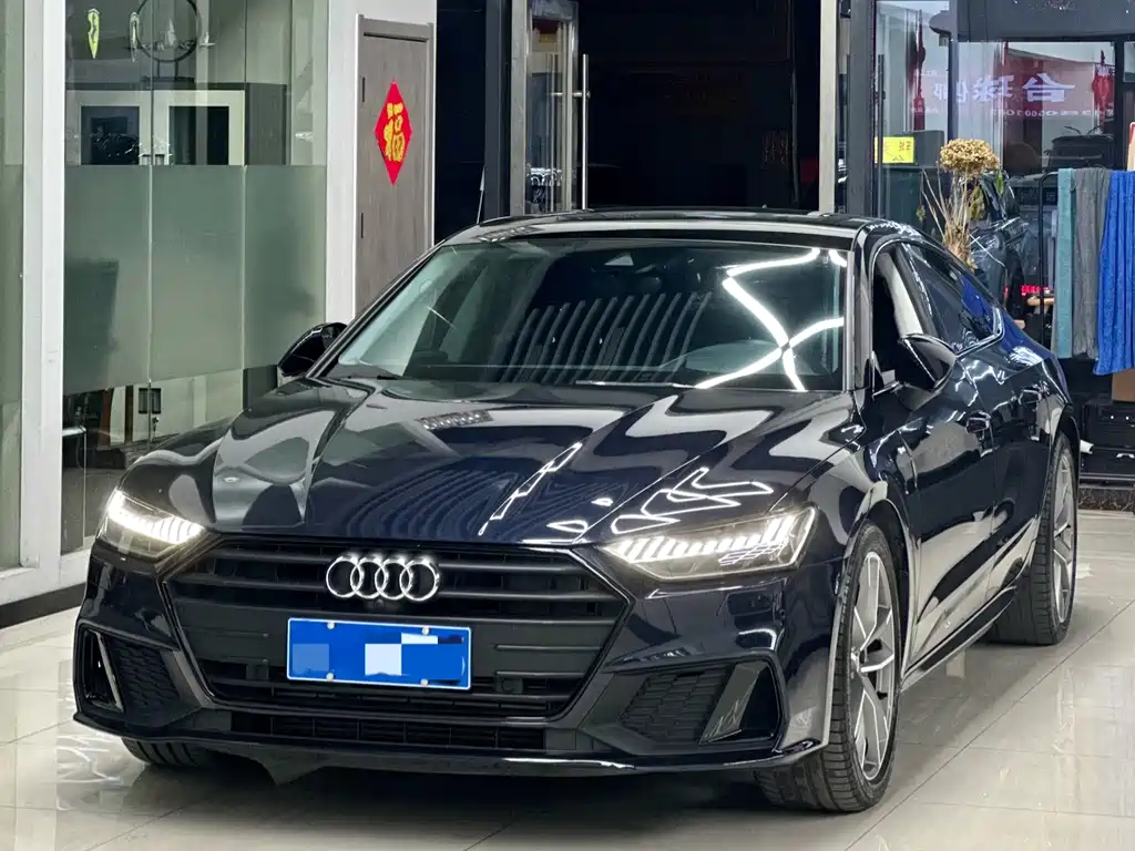 Ауди A7 2020 года 40 TFSI Престижная версия 30000 km 2020
