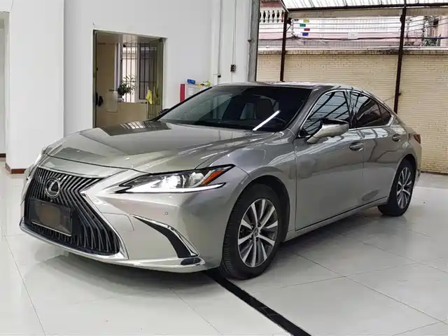 LEXUS  ES 2021