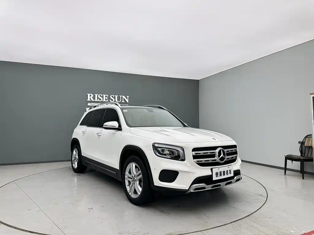 MERCEDES-BENZ GLB
