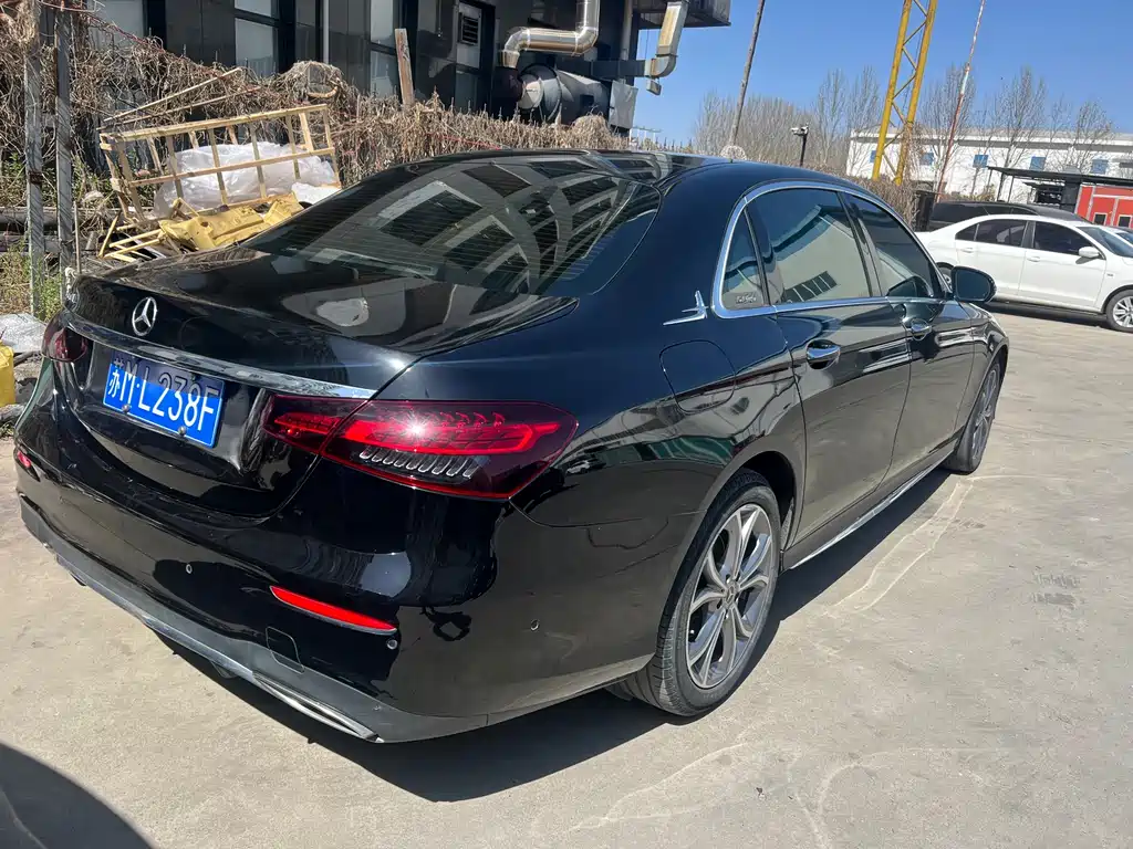 MERCEDES-BENZ E CLASS