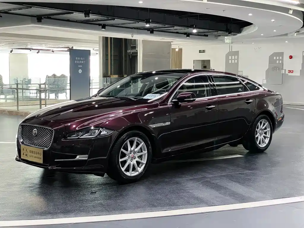 JAGUAR XJ