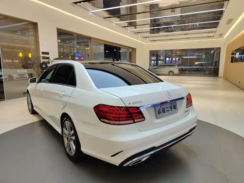 MERCEDES-BENZ E CLASS