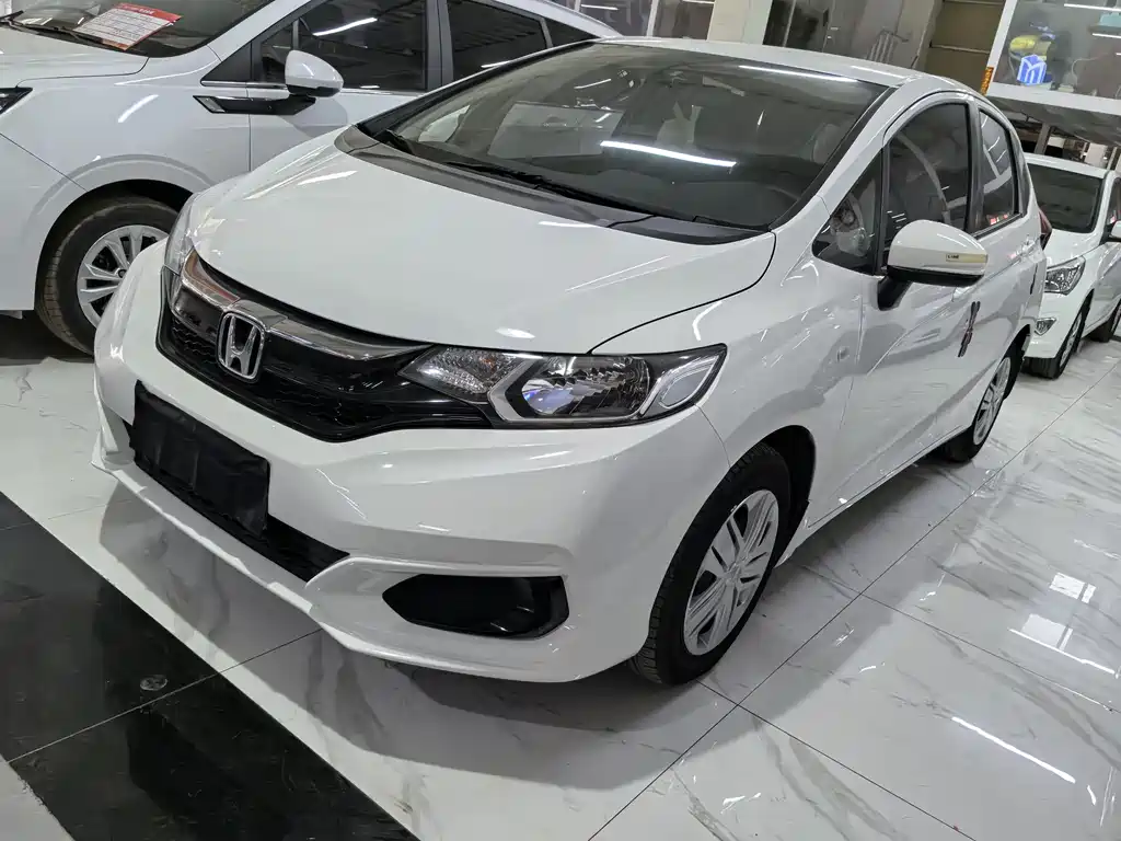 Фит 2020 года 1.5L CVTComfort 35000 km 2020