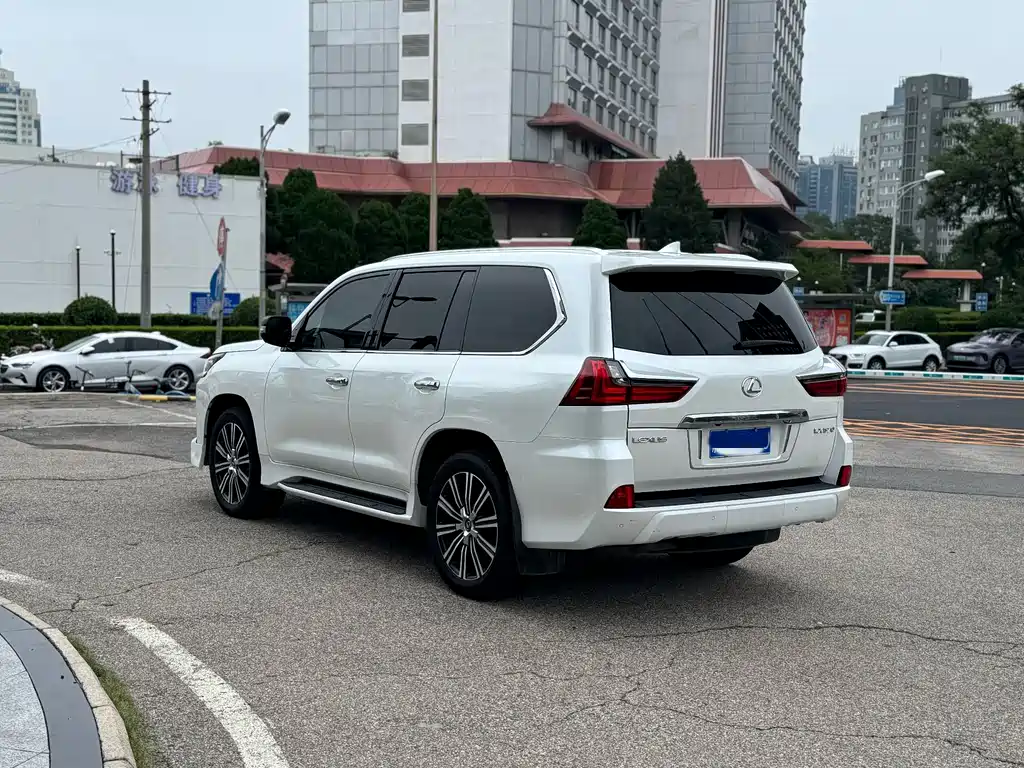 LEXUS  LX