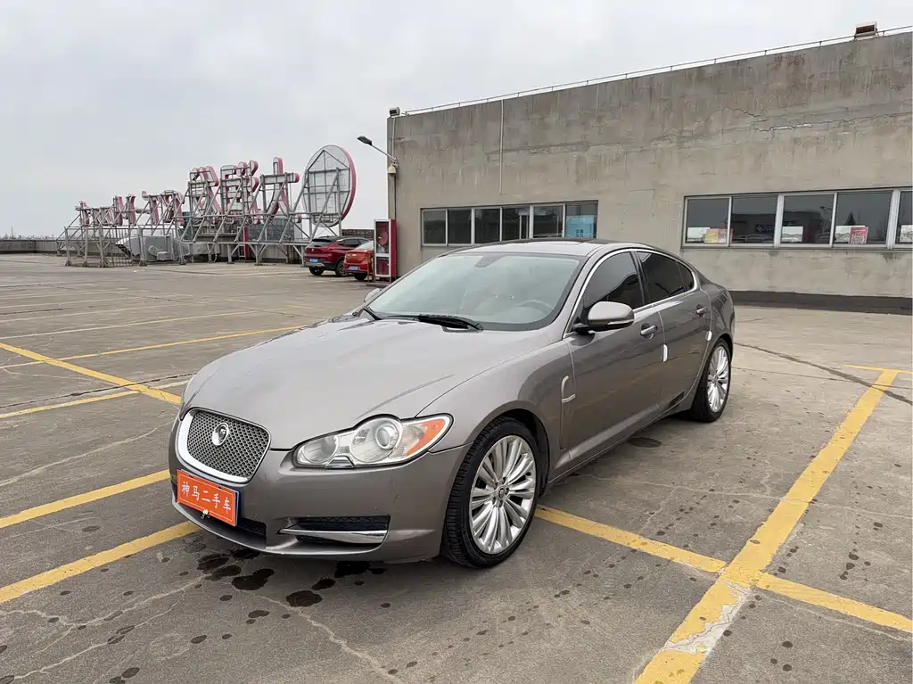 Jaguar XF 2011