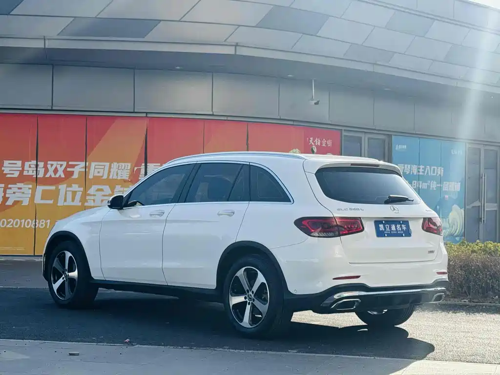 MERCEDES-BENZ GLC