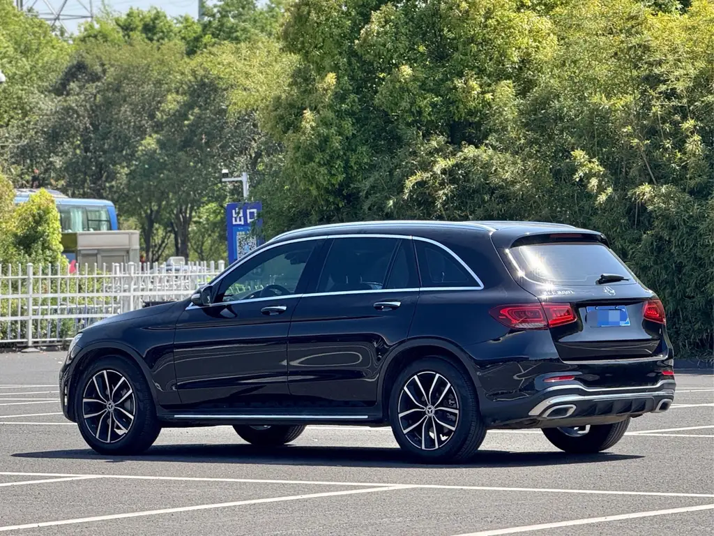 MERCEDES-BENZ GLC