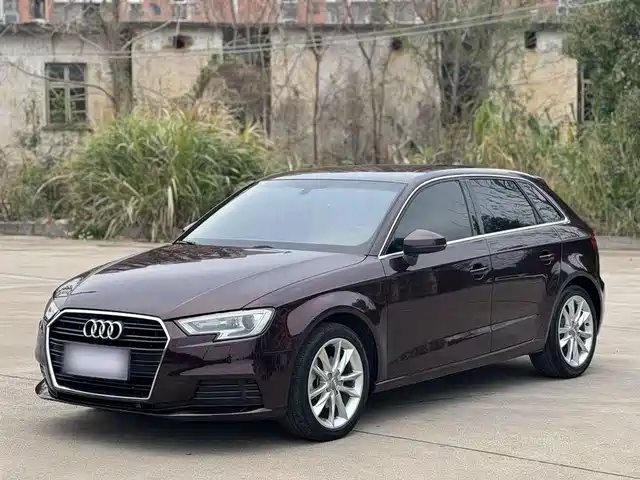 AUDI  A3 2018