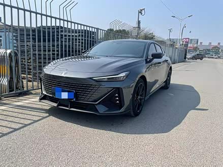 长安UNI-V 2022款 1.5T 卓越型