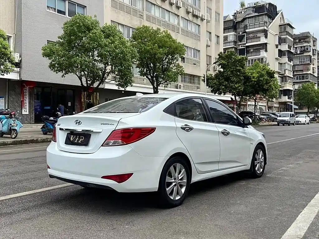 HYUNDAI RENA