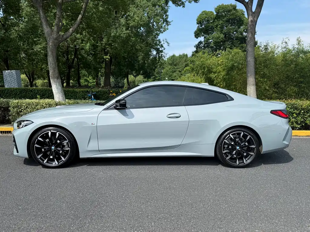 BMW 4 SERIES