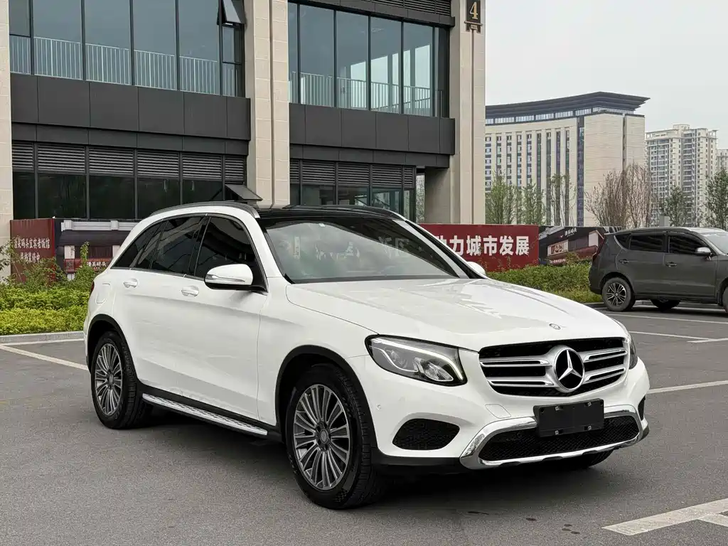 MERCEDES-BENZ GLC
