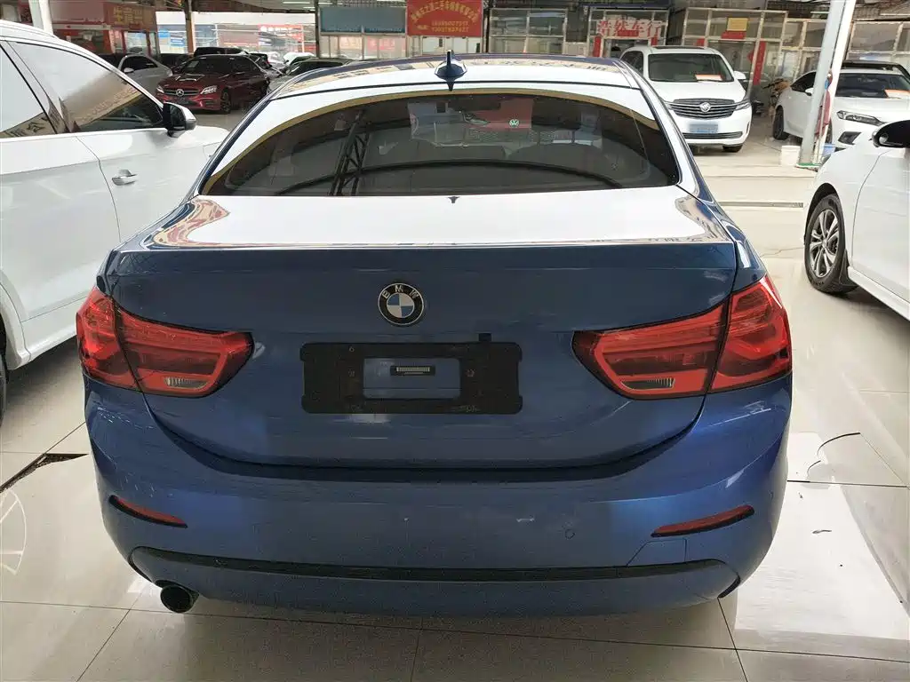 BMW  1 SERIES