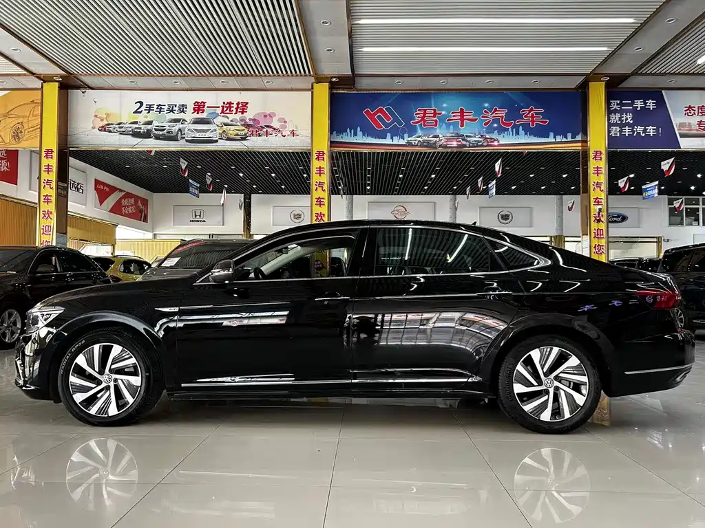 VOLKSWAGEN PASSAT NEW ENERGY