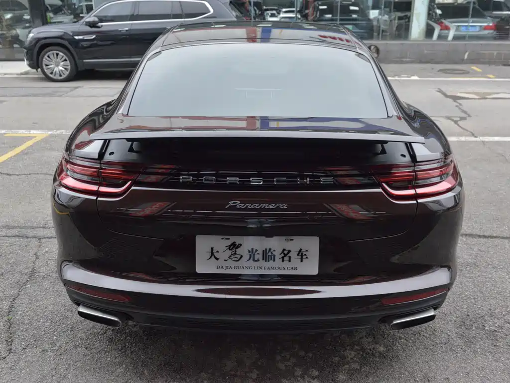 PORSCHE PANAMERA