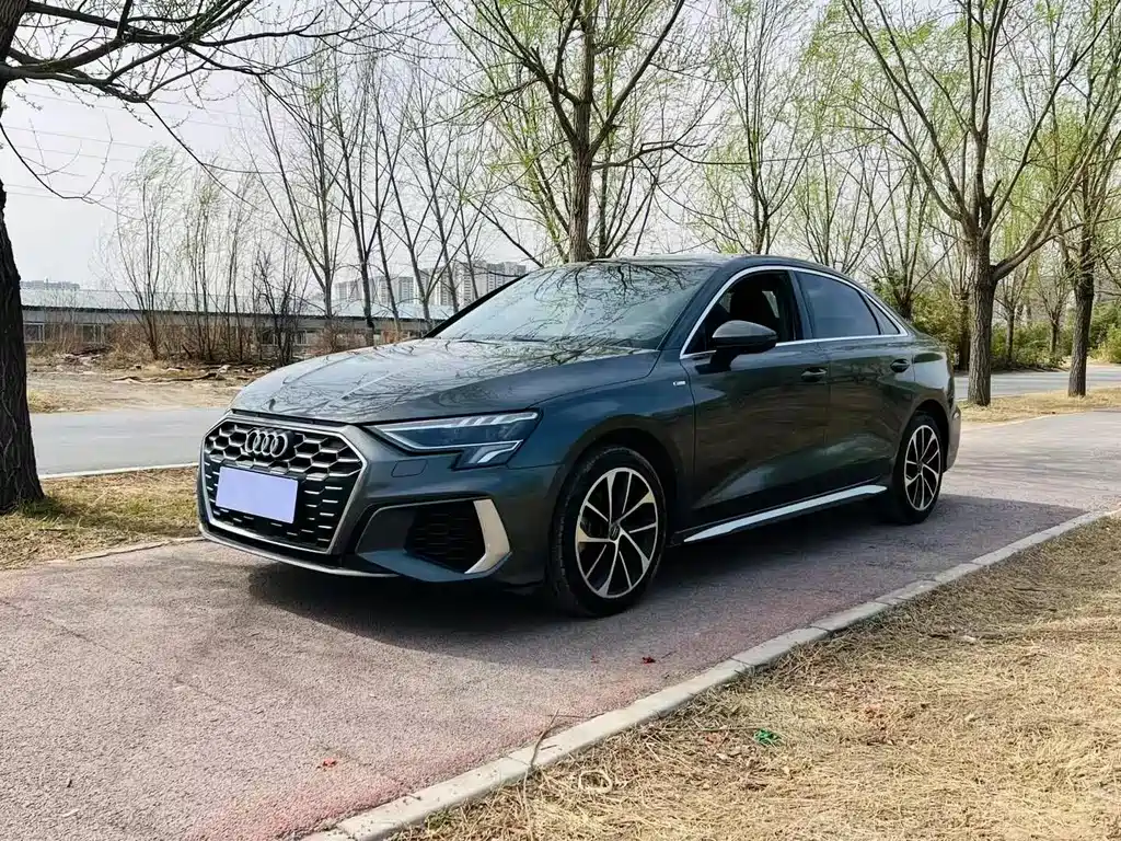 Ауди А3 2021 года A3L Лимузин 35 TFSI Прогрессив Мotion тип 45000 km 2022