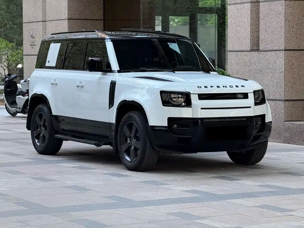 LAND ROVER DEFENDER