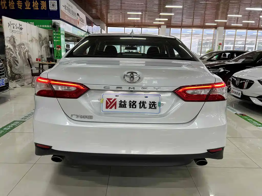 TOYOTA CAMRY