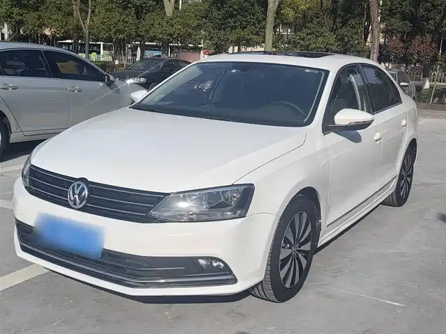 VOLKSWAGEN SAGITAR 2017