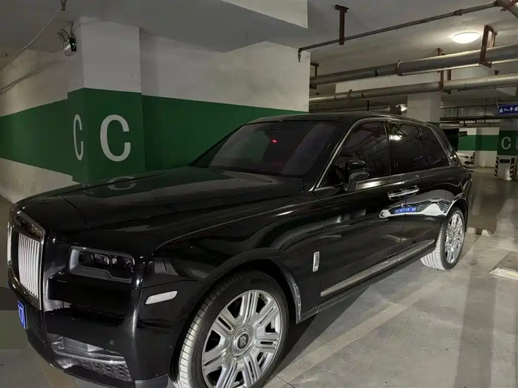 Rolls-Royce Cullinan 2018 мест