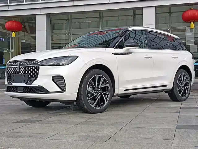 LINCOLN ADVENTURER 2024