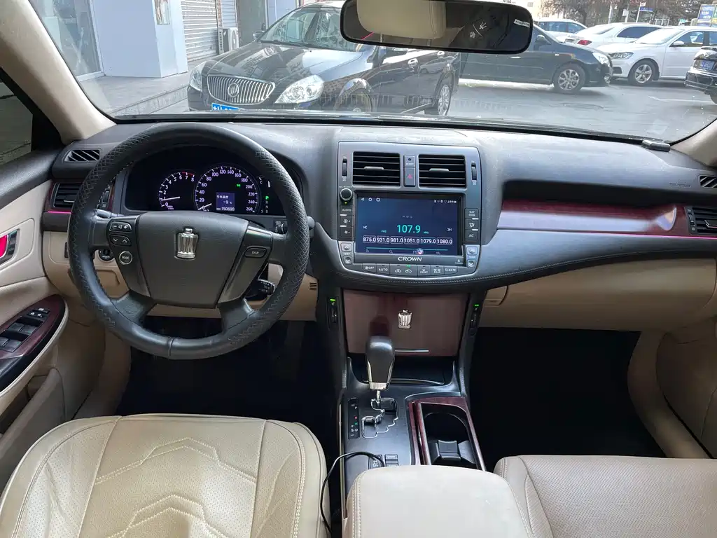 Toyota Crown 2010 2.5L Royal