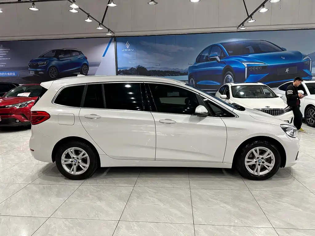 BMW 2 Series Gran Tourer - фото 4