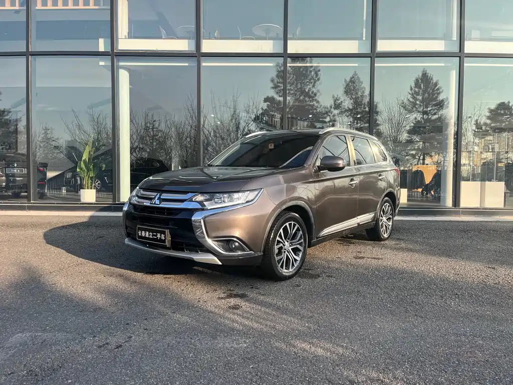 MITSUBISHI OUTLANDER