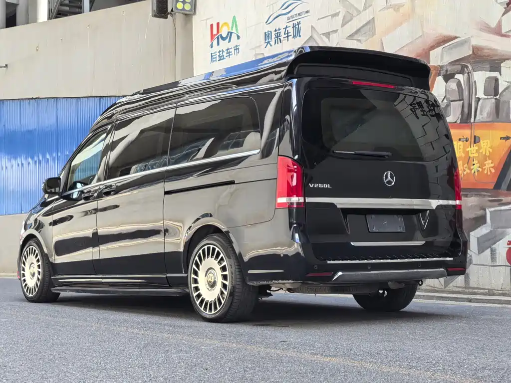 MERCEDES-BENZ V CLASS