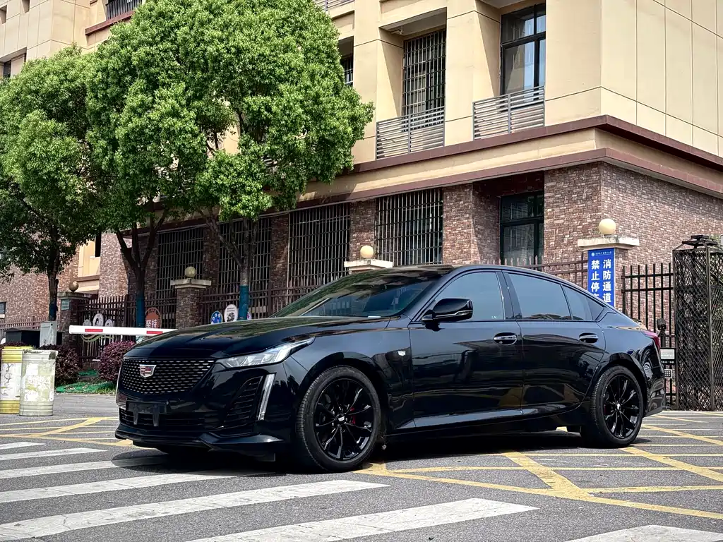 Кадиллак CT5 2021 года 28T Люксовая версия 30000 km 2022