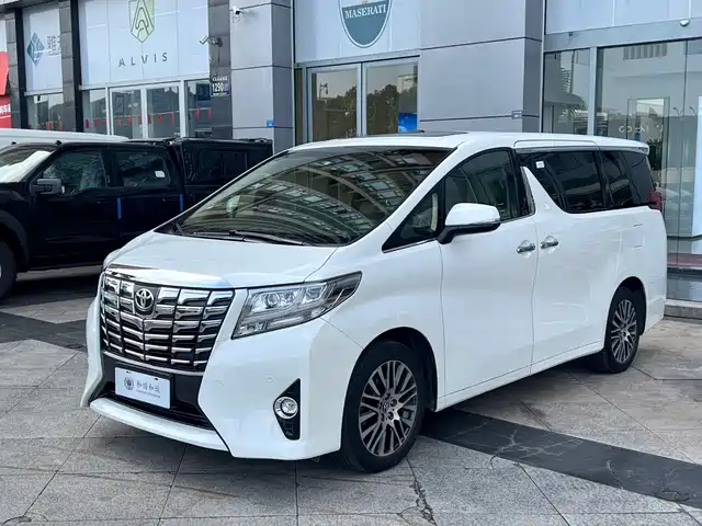 TOYOTA ELFA 2017