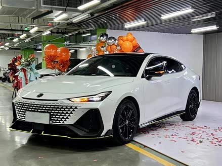 长安UNI-V 2022款 1.5T 运动版
