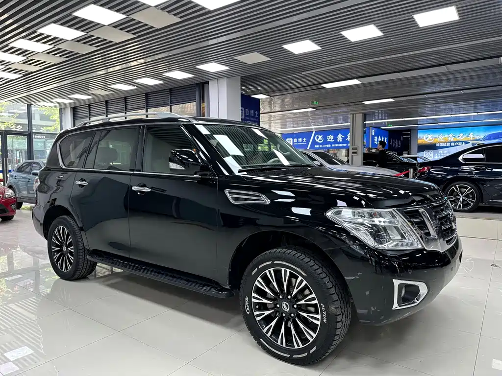 NISSAN TOURE