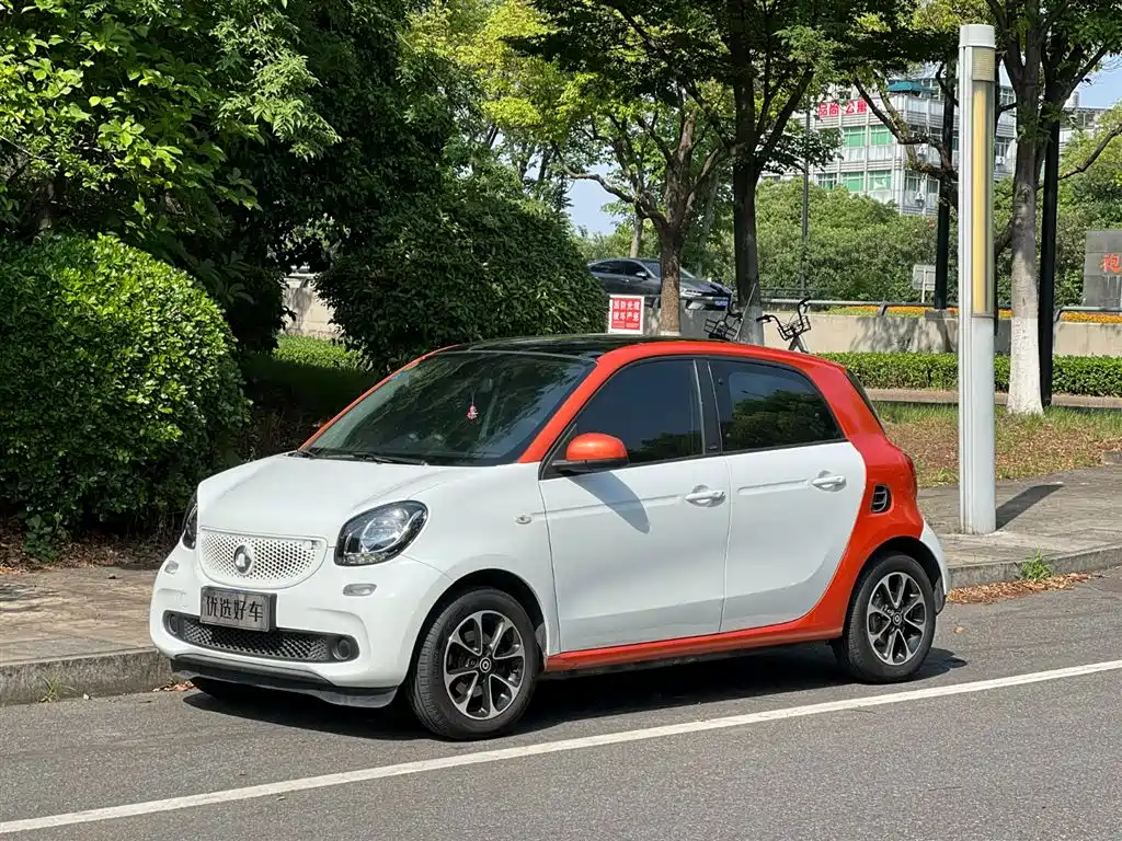 SMART FORFOUR