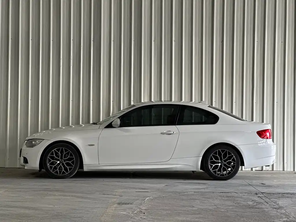 BMW 3 Series 3 2011 320i