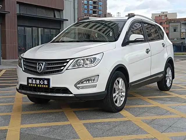 BAOJUN  560 2017