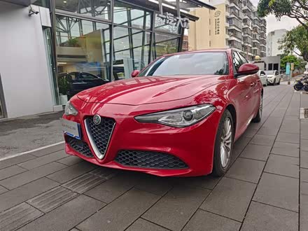 Giulia朱丽叶 2017款 2.0T 200HP 精英版