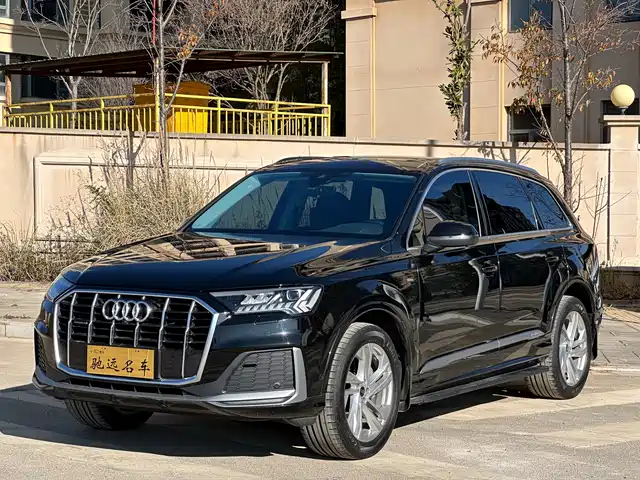 AUDI  Q7 2023