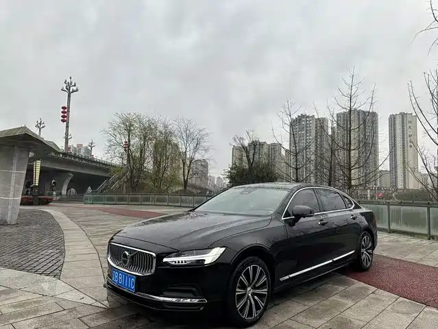 VOLVO  S90 2022