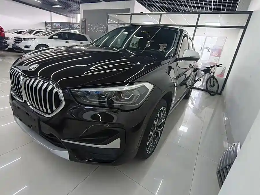 BMW X1 2022 года sDrive25LiLeadership Edition 39000 km 2021