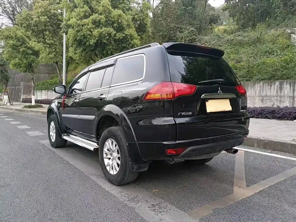 MITSUBISHI PAJERO JINCHANG