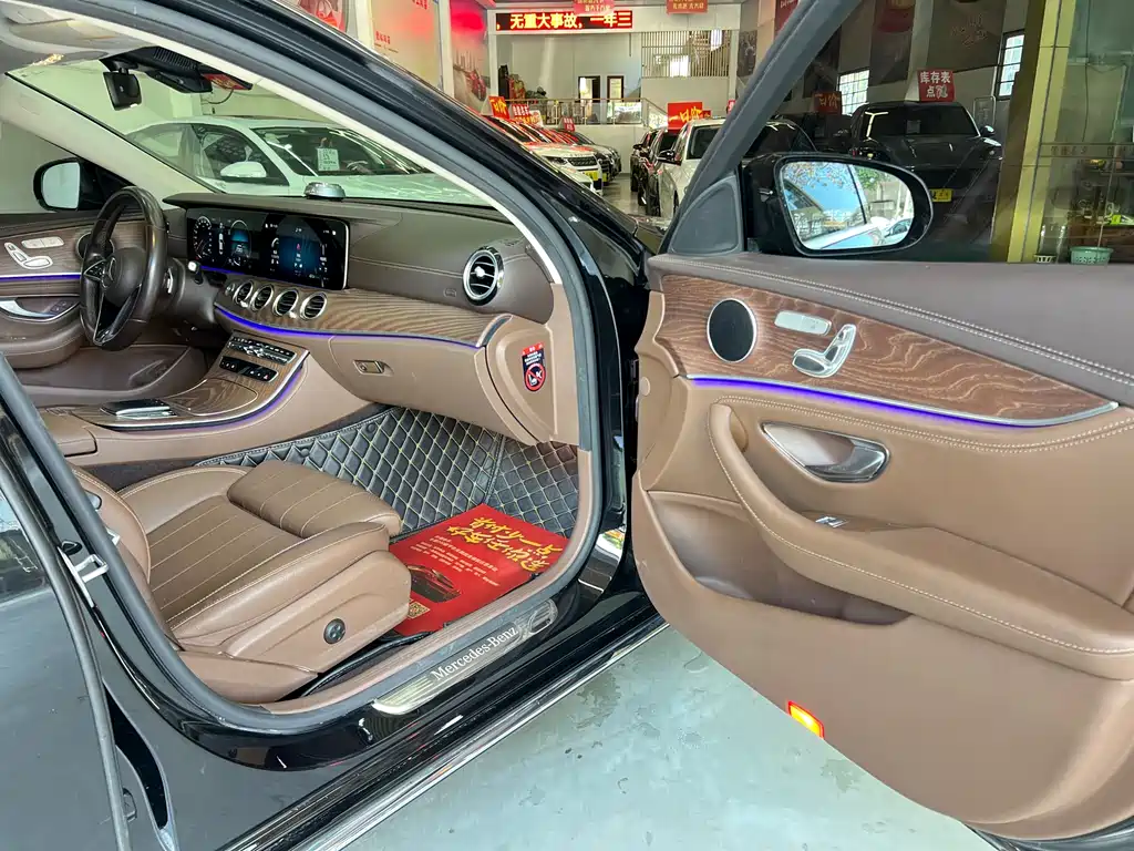 MERCEDES-BENZ E CLASS